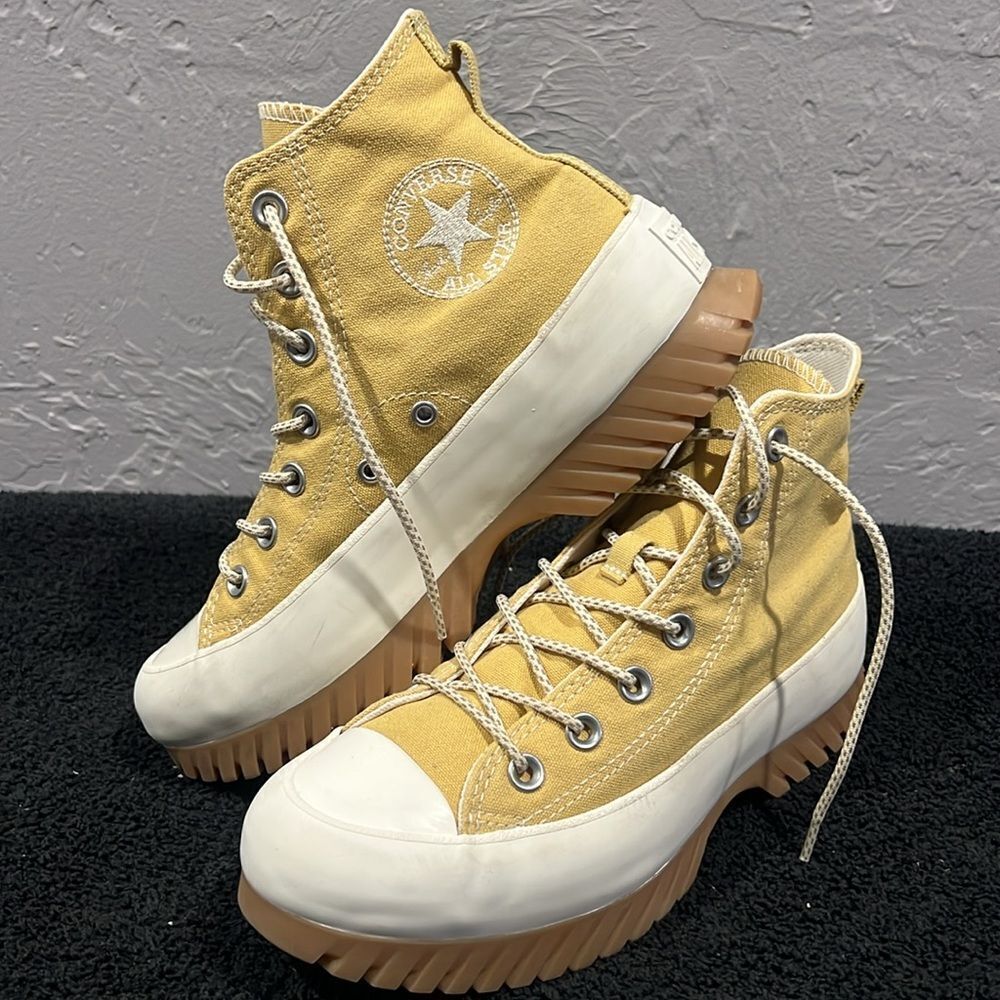 🔥 CONVERSE Chuck Taylor All Star Lugged 2.0 Utility High Sneaker Gold Women Sz